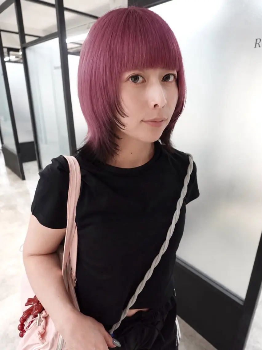 ショート カラー カット ヘアカラー トリートメント MIMI🌻໋᳝݊ 個性派カラー⑅ ⸝꙳のヘアスタイル