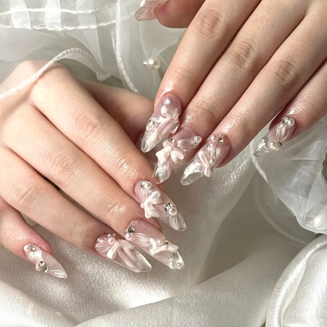 ネイル ハンドネイル ルシイ🎀新宿長さ 出しパーツ専門店のネイルデザイン