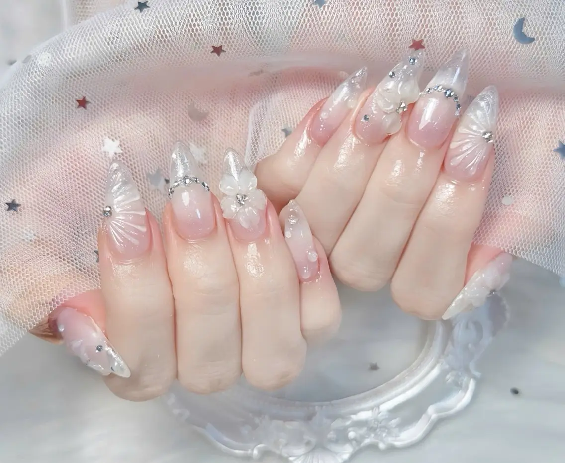ネイル チークネイル 長さ出し フレンチネイル ジェルネイル グラデーション ハンドネイル THANHTHANH NAILのネイルデザイン