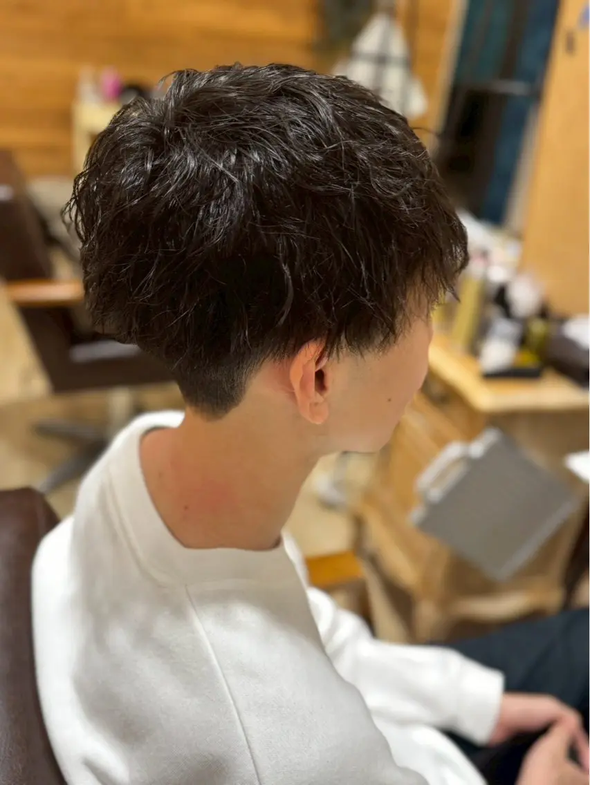 メンズ ヘアカラー 三輪 あおいのヘアスタイル