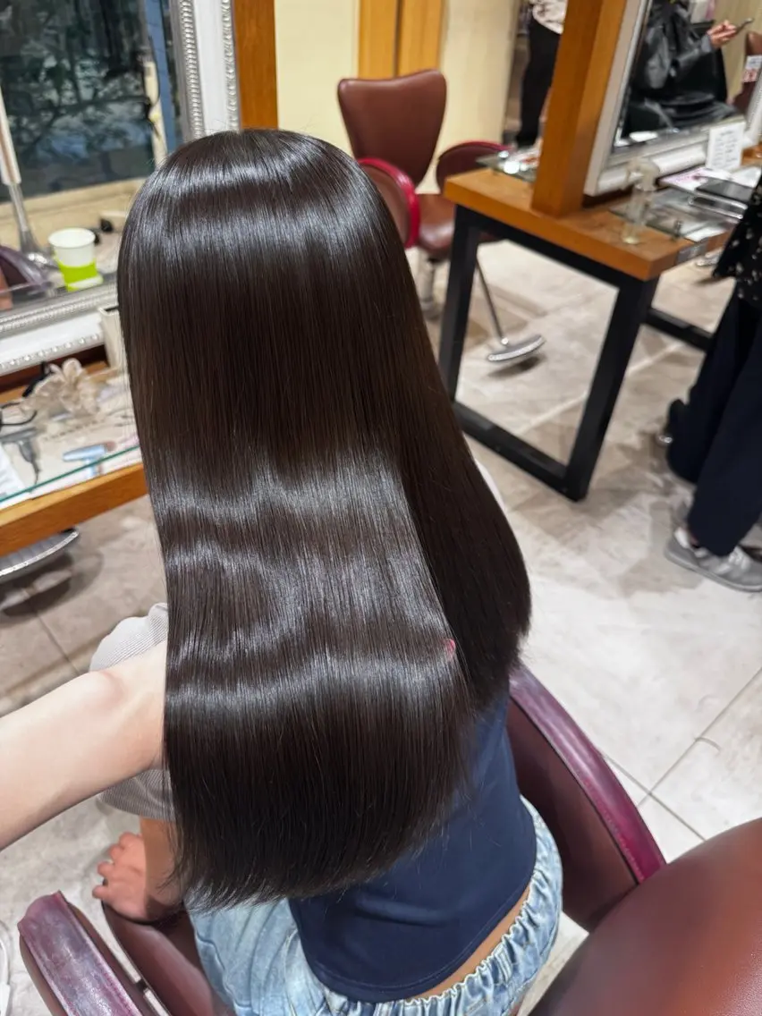 カラー ブラウンカラー ダークブラウン 三留 愛未のヘアスタイル