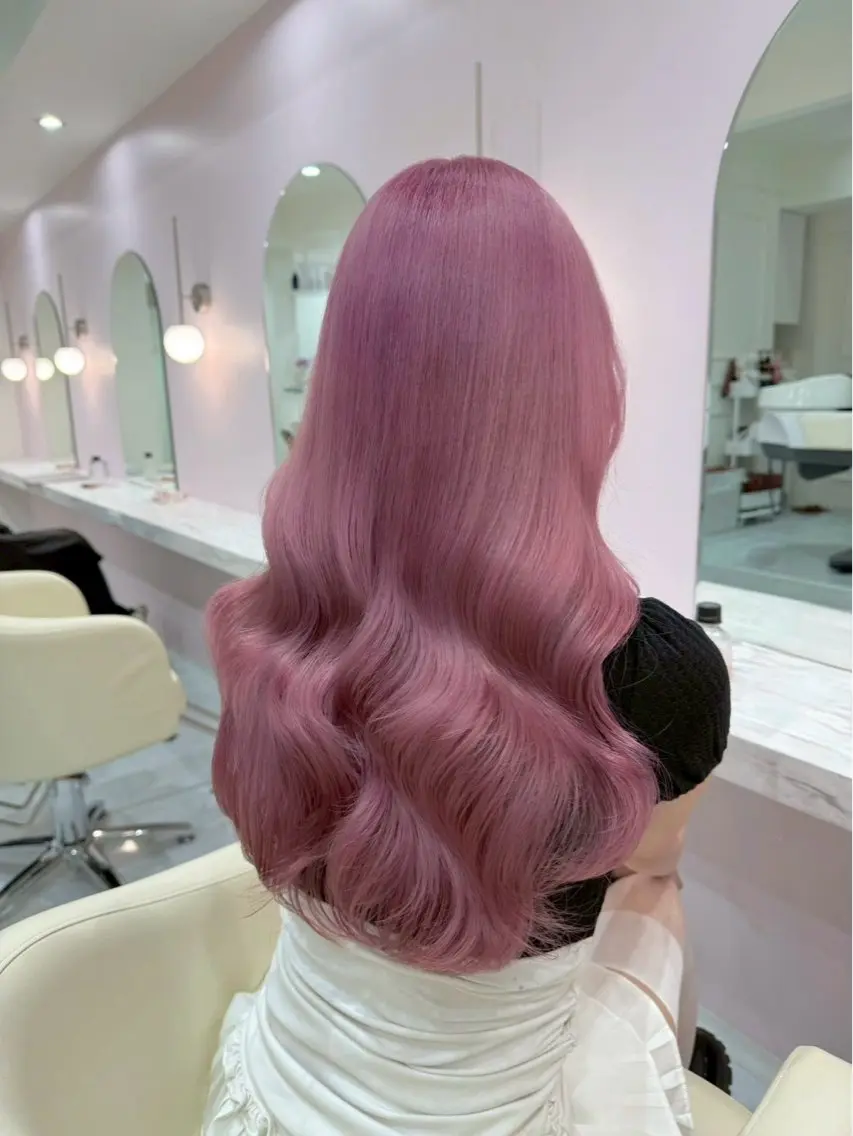 ロング カラー ブリーチ 透明感カラー ハイトーンカラー ヘアカラー ハイトーンカラー💞 くるみ🎀のヘアスタイル