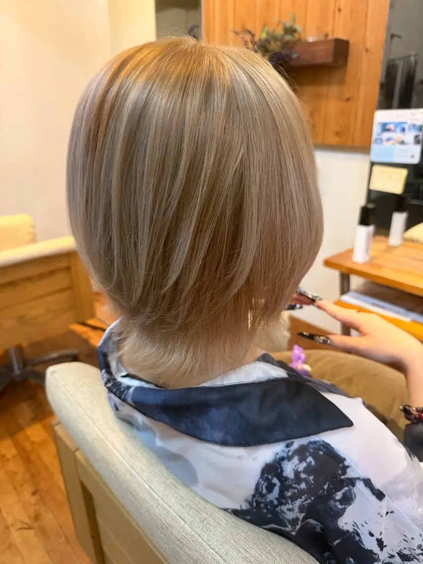 ショート カット ヘアカラー サイトウ ユリアのヘアスタイル