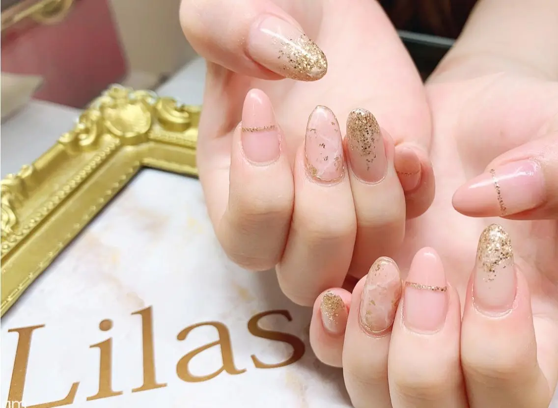 ネイル ジェルネイル ゴールド ハードジェル ラメ(グリッター) ロングネイル Lilas Nailのネイルデザイン