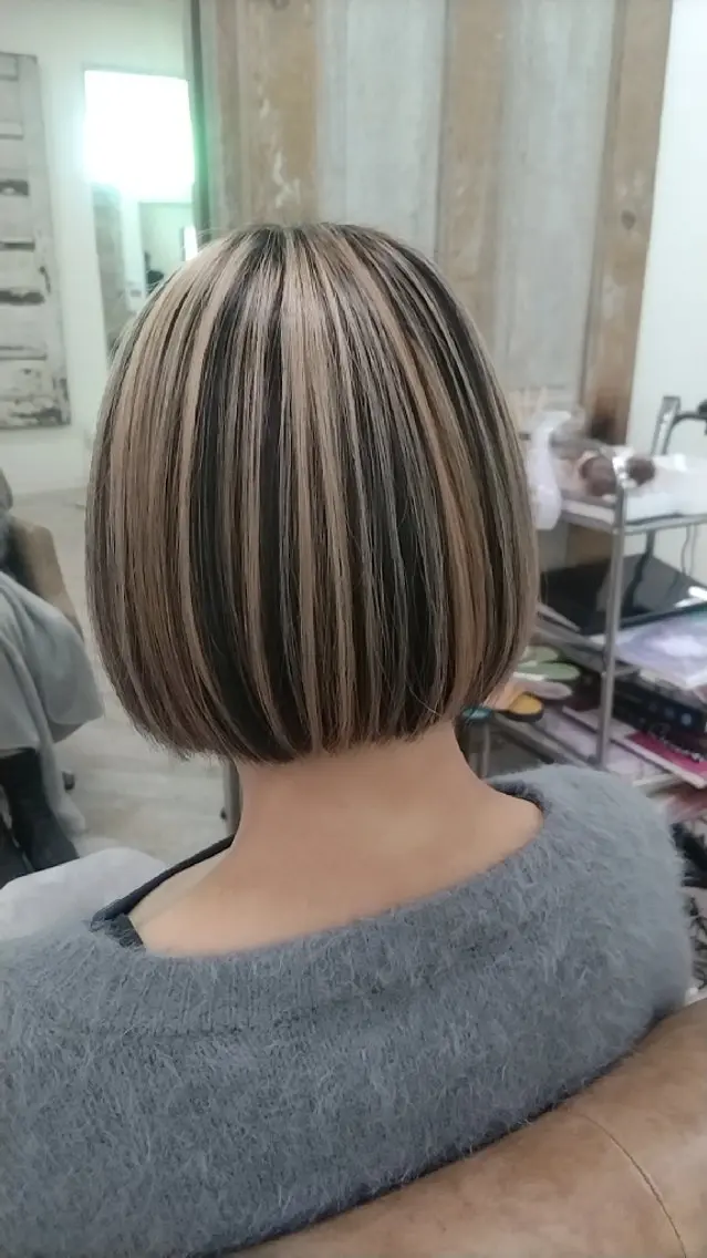 ショート カラー 磯崎 美幸のヘアスタイル