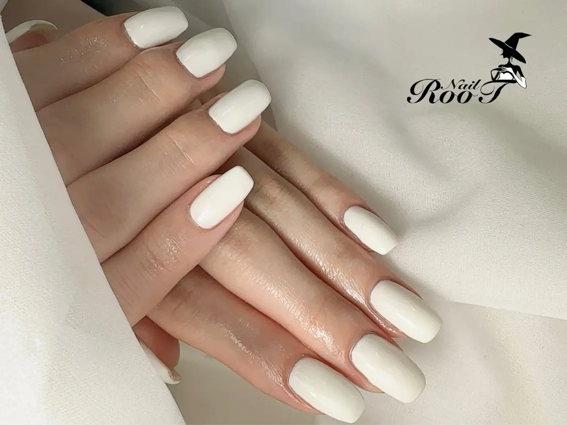 ネイル ワンカラーネイル ホワイト ハンドネイル RooT Nailのネイルデザイン