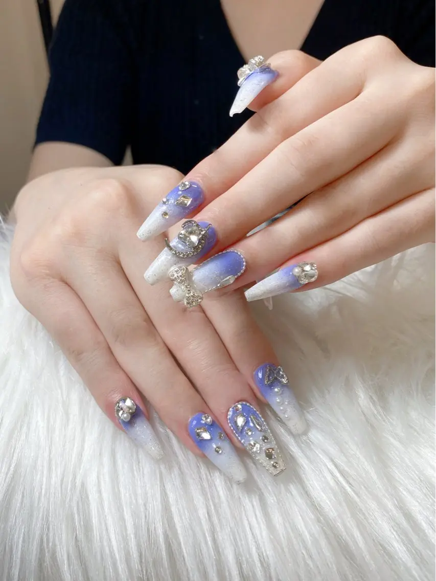 ネイル 成人式 韓国ネイル ロングネイル マグネットネイル 大理石ネイル(マーブル) ハンドネイル Sanie Salonのネイルデザイン