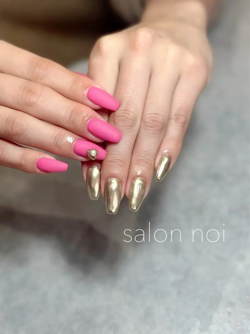 ネイル ゴールド マットネイル ミラーネイル ピンク ハンドネイル salon noiのネイルデザイン