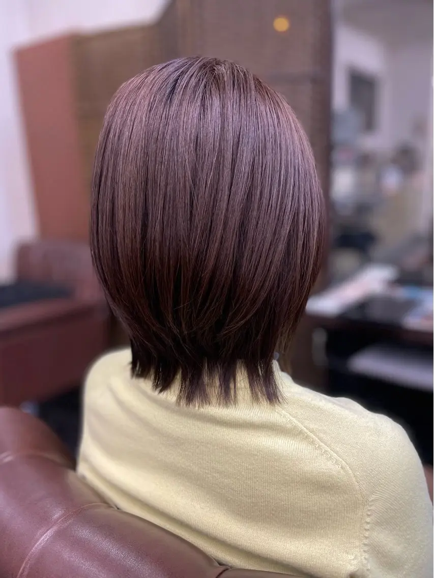 ミディアム カラー アッシュ ラベンダーカラー ラベンダーアッシュ レイヤーカット カット ヘアカラー トリートメント 沢田 瞳のヘアスタイル