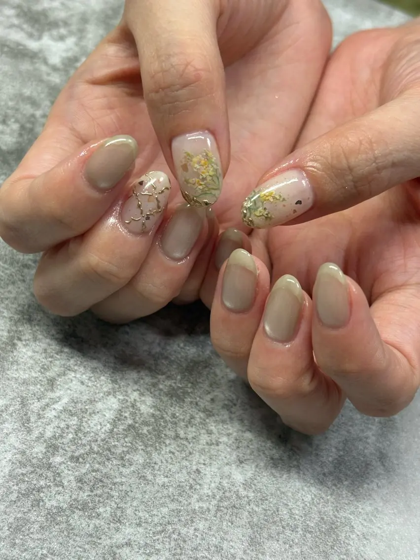 ネイル FIORITURA Maikoのネイルデザイン