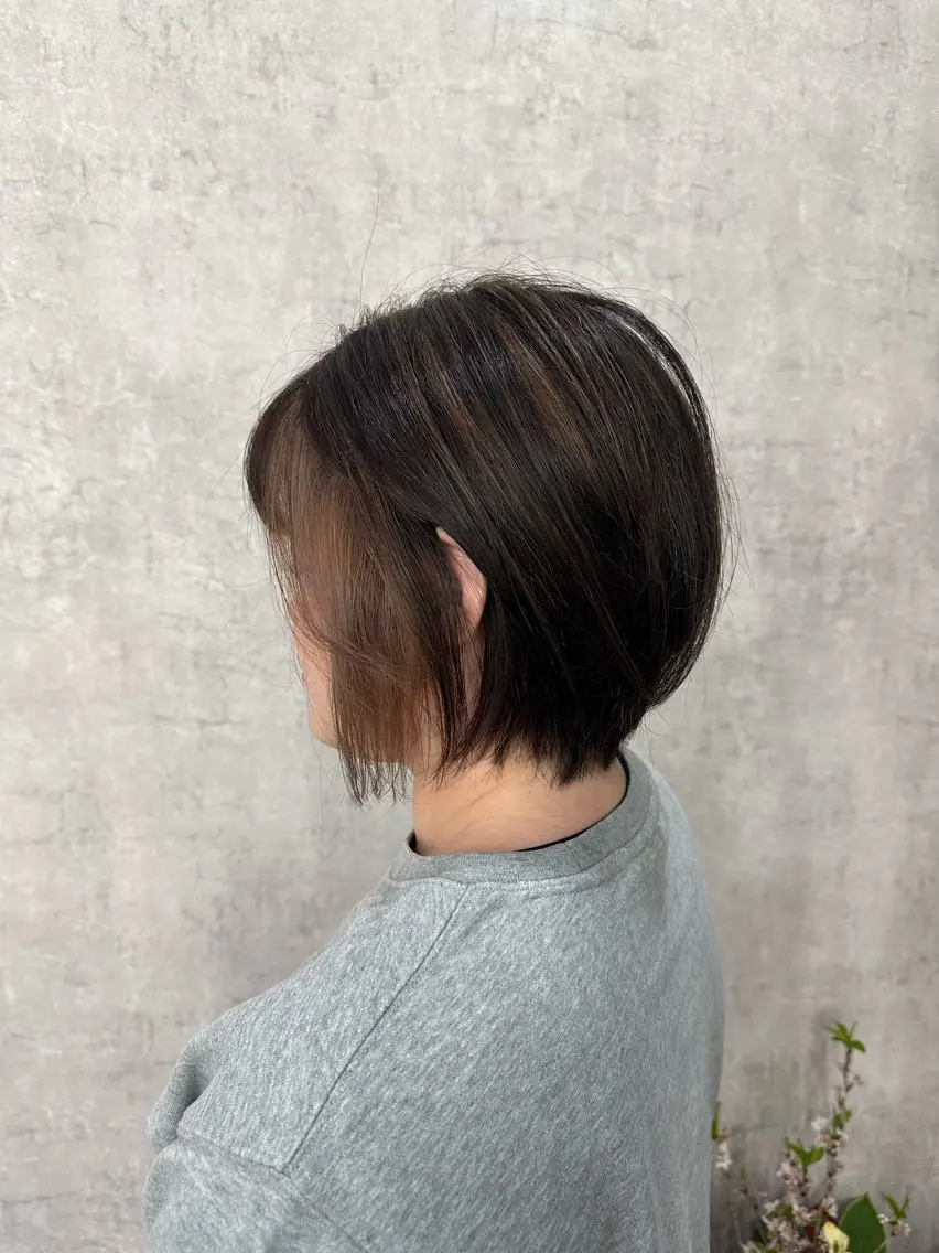 ショート カラー ベージュカラー ハイライトカラー 顔周りカット ハイライト 徳永 瑚心のヘアスタイル