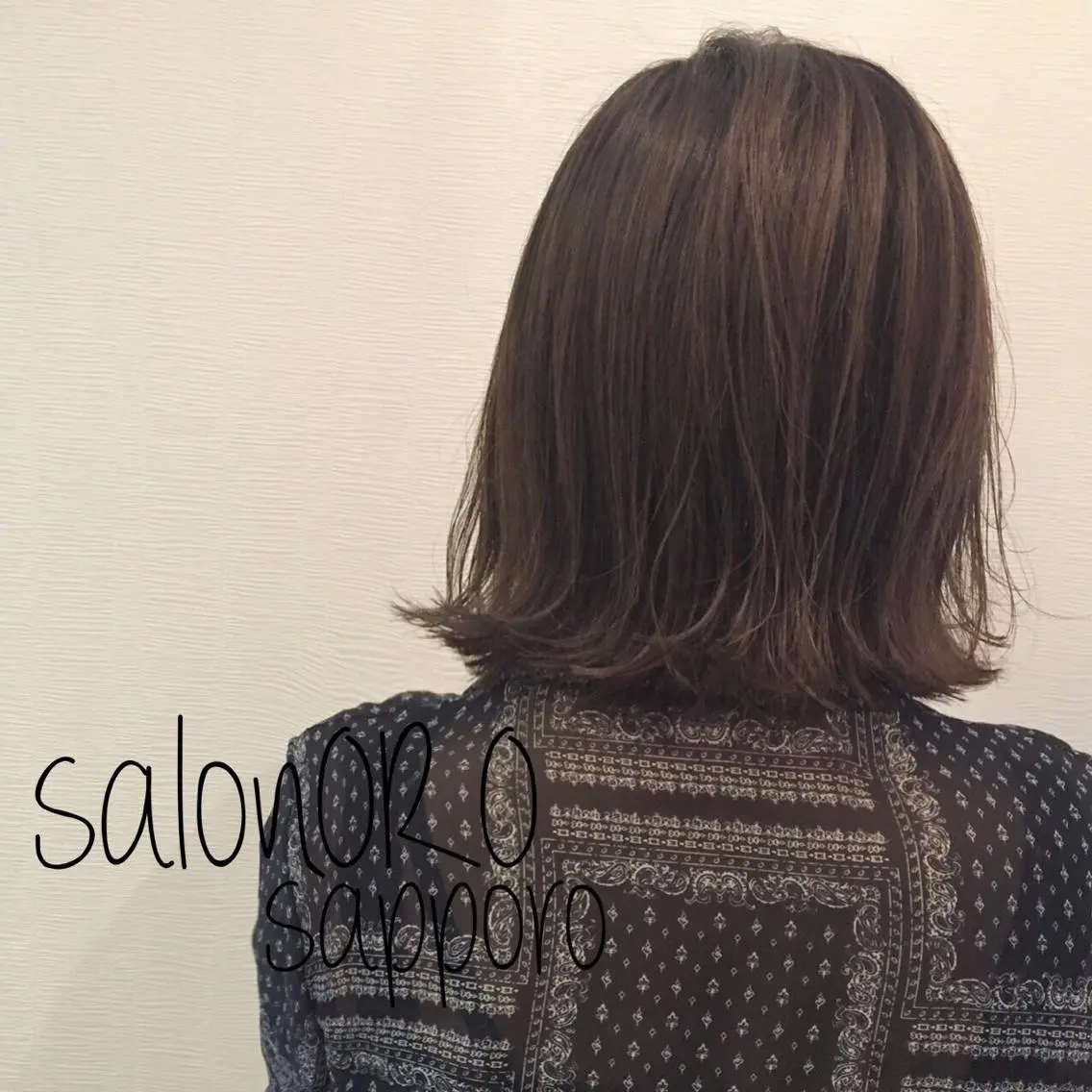 ミディアム カラー 切りっぱなしボブ グラデーションカラー グレージュ ハイライトカラー ボブ カット ヘアカラー トリートメント 池田 真由美のヘアスタイル