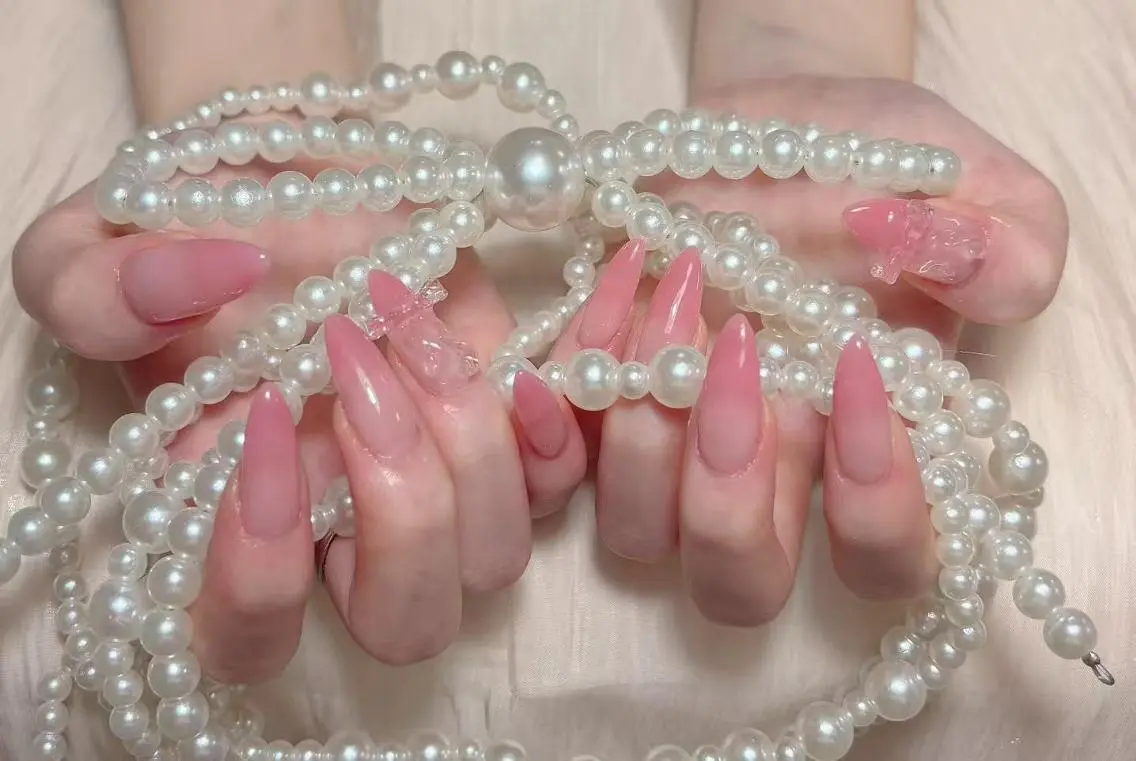 ネイル チークネイル 長さ出し フラッシュネイル キラキラネイル 韓国ネイル ハンドネイル ハンドケア Hana Bloom Nail 渋谷道玄坂のネイルデザイン