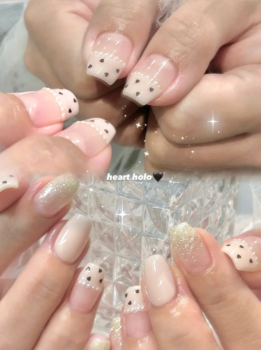 ネイル ハート 赤色 ハンドネイル 🎀チーク/ちゅるん 🫧chisa🎀のネイルデザイン