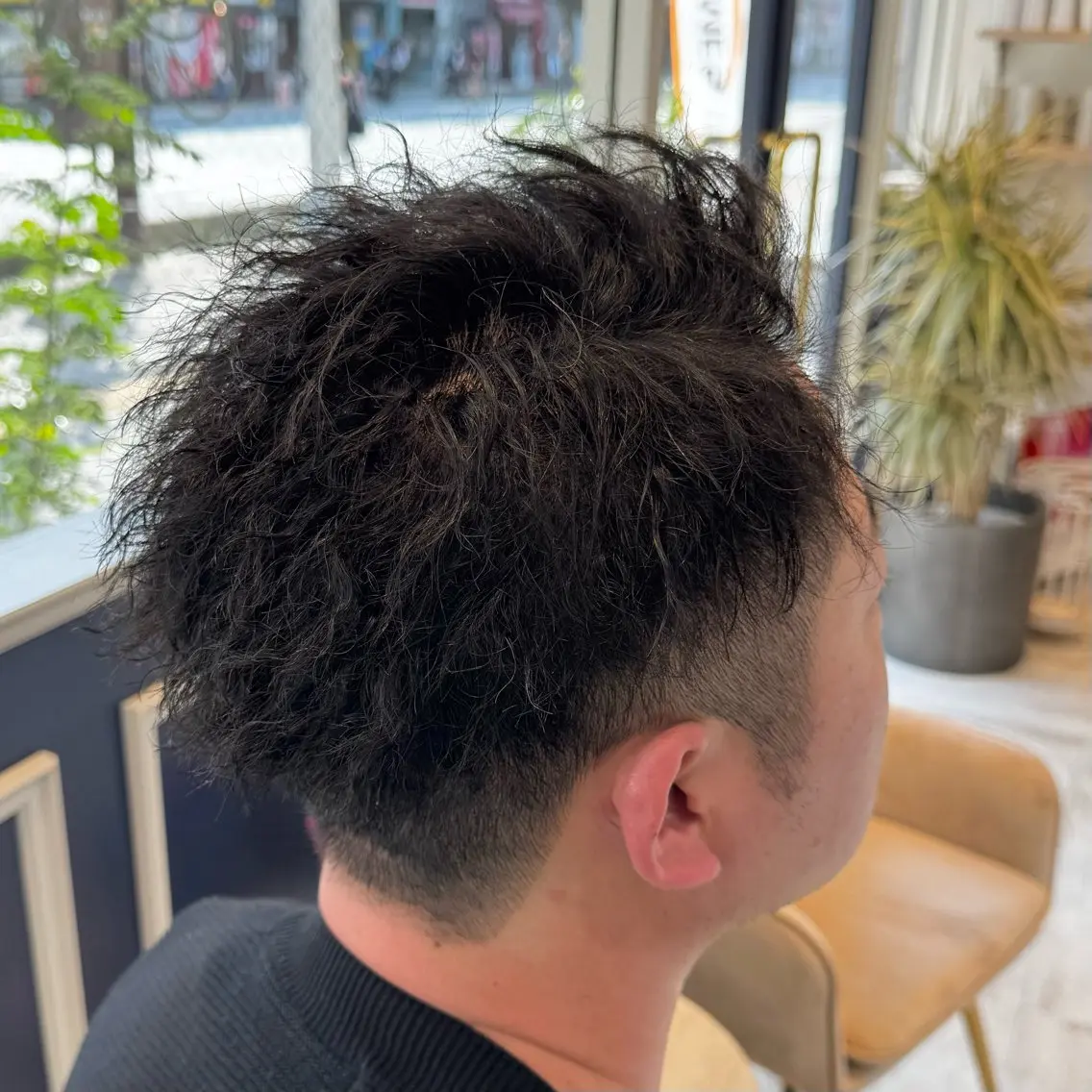 ショート パーマ メンズ メンズパーマ ツイストスパイラルパーマ スパイラルパーマ カット 吉田 新平のヘアスタイル