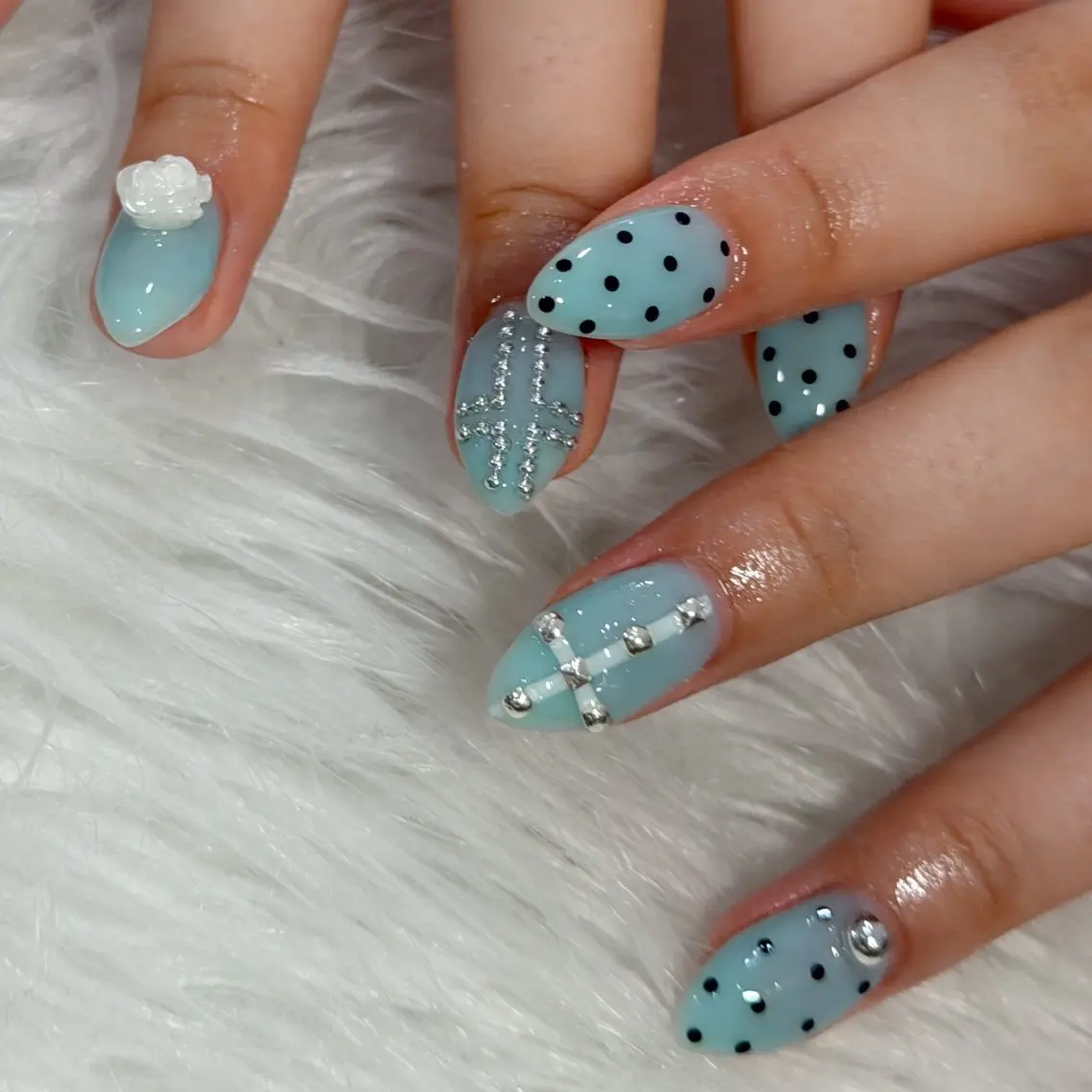 ネイル ハンドネイル フットネイル LAVISH nanamiのネイルデザイン