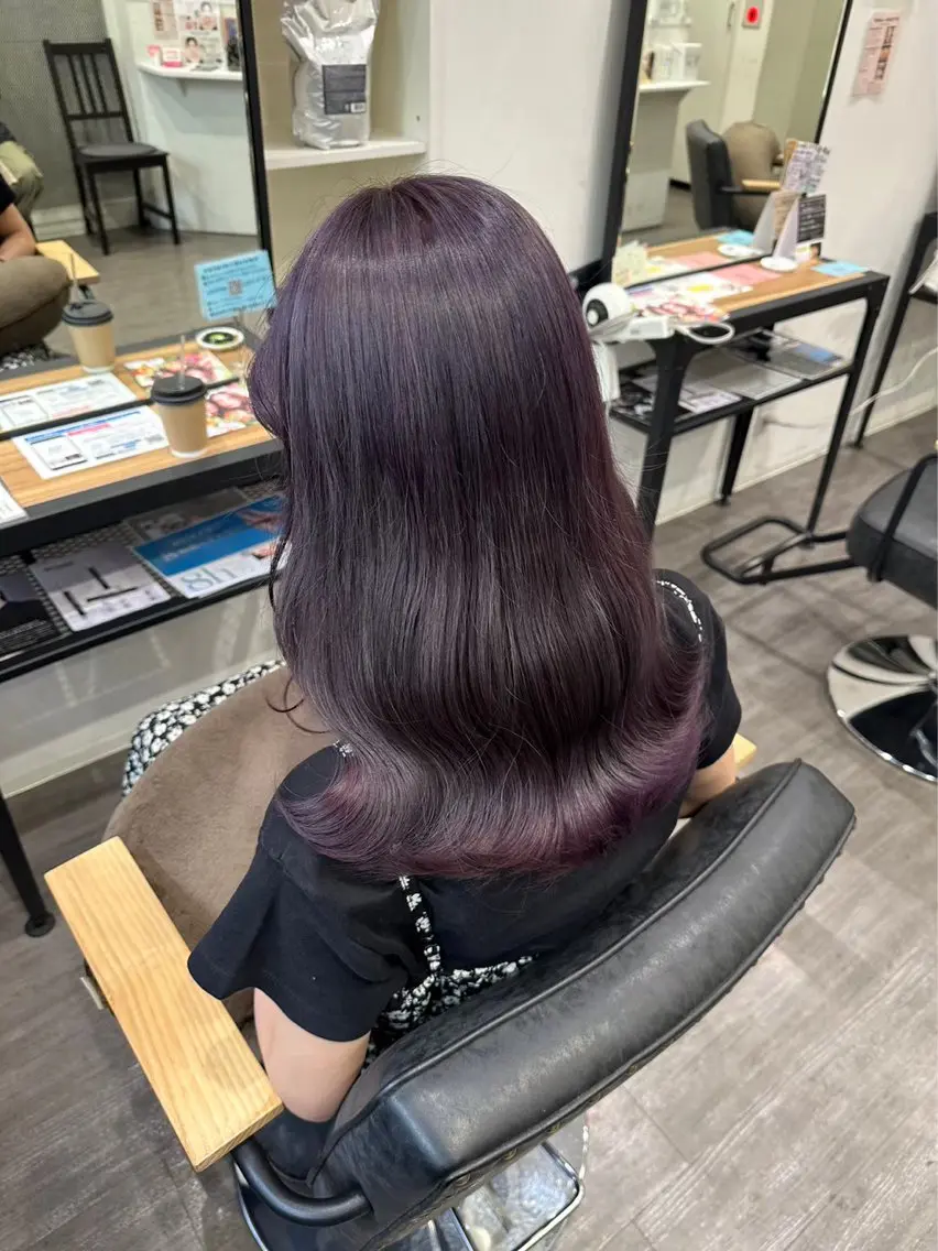 ミディアム パープルカラー cocotte🦋 miyuのヘアスタイル