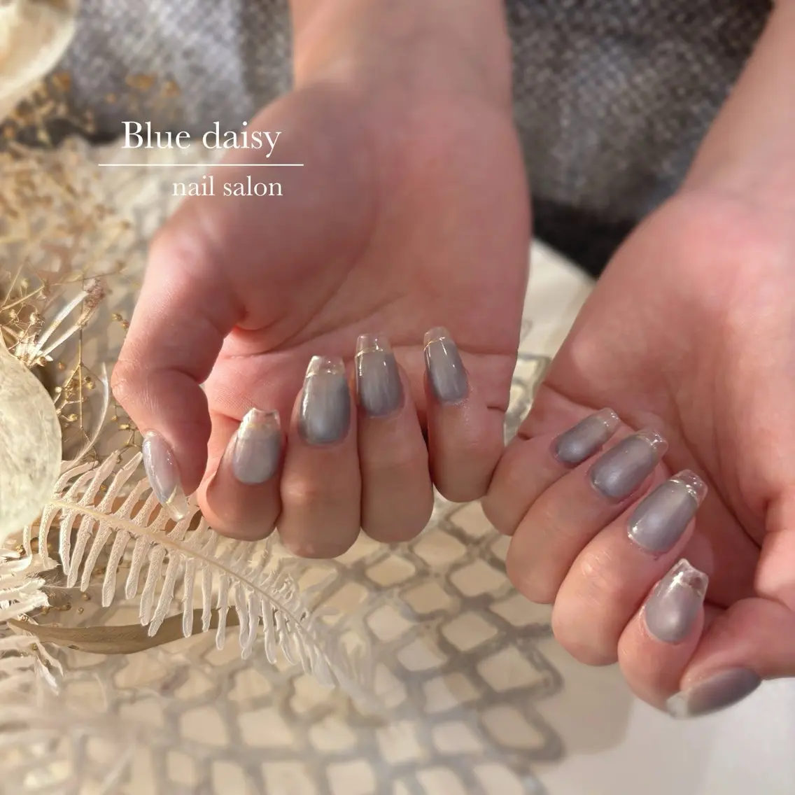 ネイル クリアネイル フレンチネイル ビー玉ネイル Blue daisy 栄本店のネイルデザイン