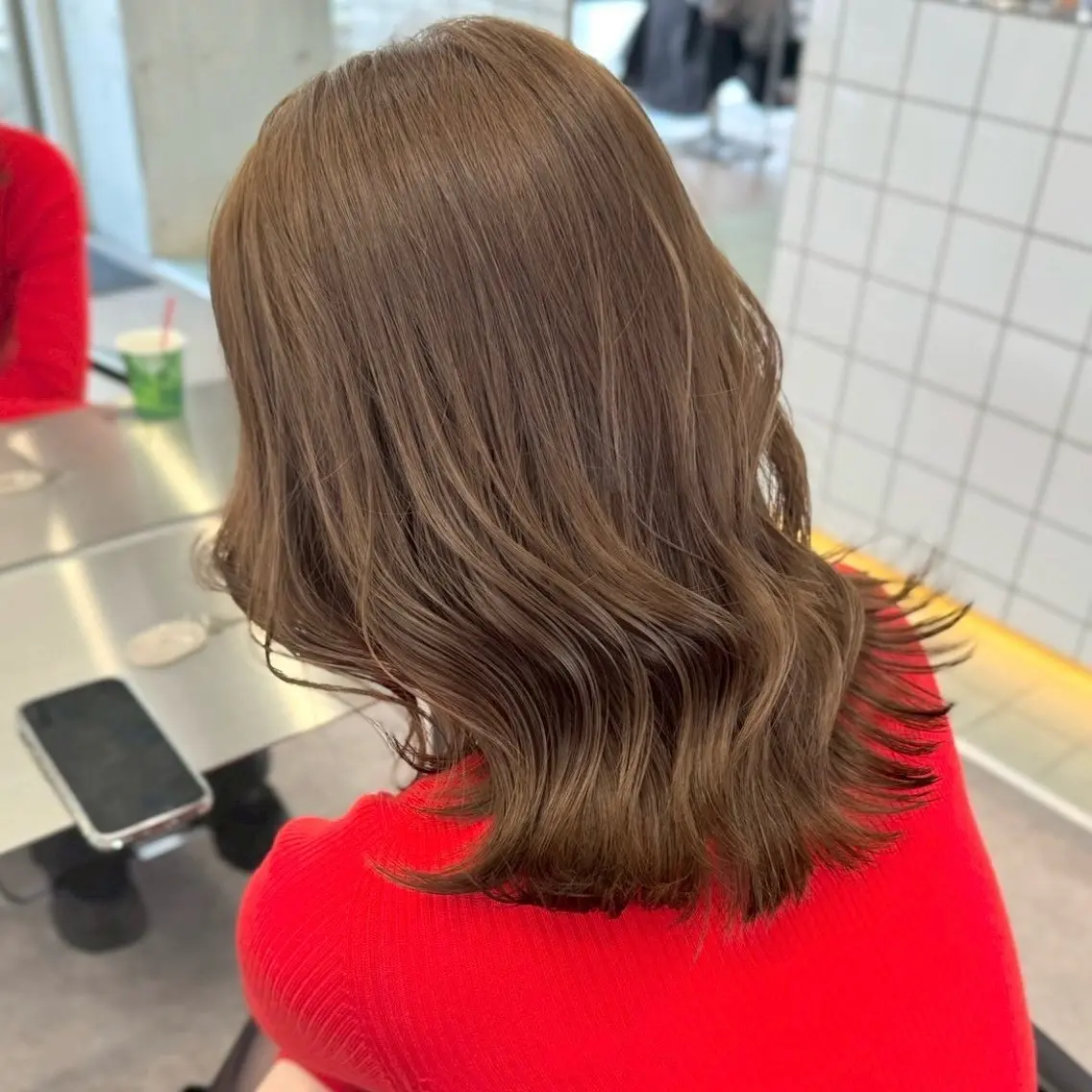 ミディアム カラー ブリーチ 透明感カラー ヘアカラー ヘーゼルベージュ 🩰🤎miharuのヘアスタイル