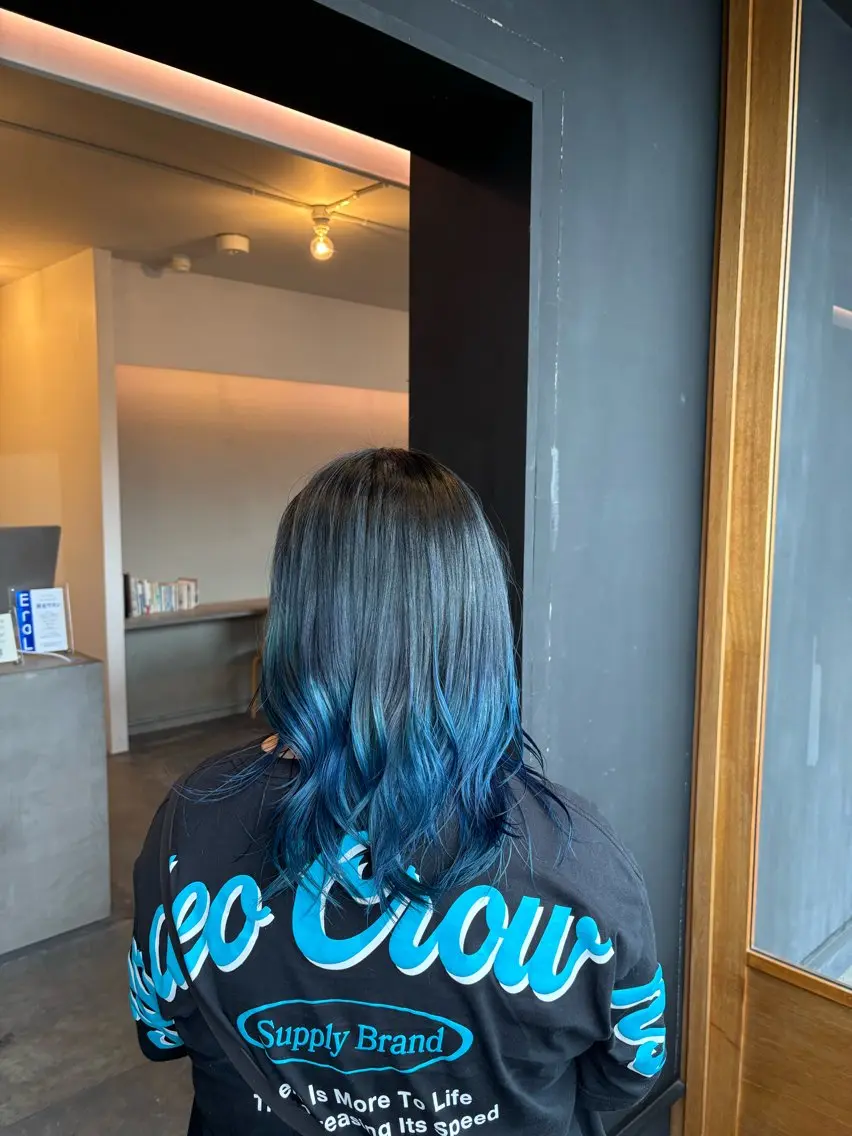 カラー ブルーカラー グラデーションカラー Takahashi Noa🍊のヘアスタイル