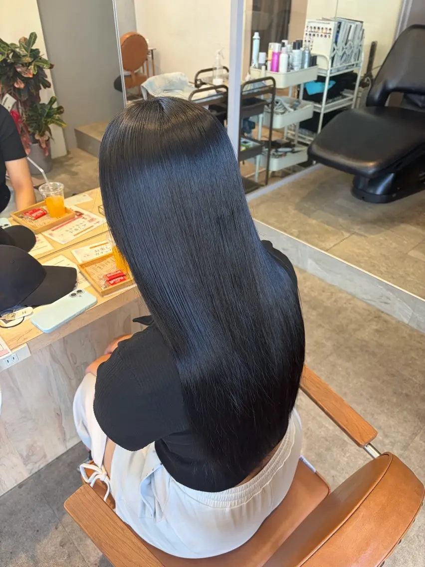 ロング カラー ヘアカラー karin 🫧のヘアスタイル