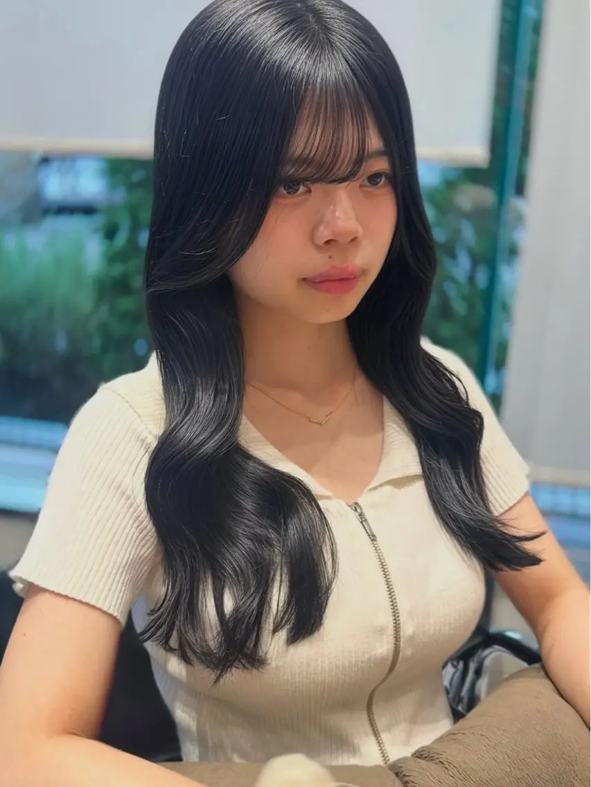 ロング カラー カット ヘアカラー トリートメント ヘッドスパ ヘアセット ミオ💎ショート 透ける暗髪のヘアスタイル