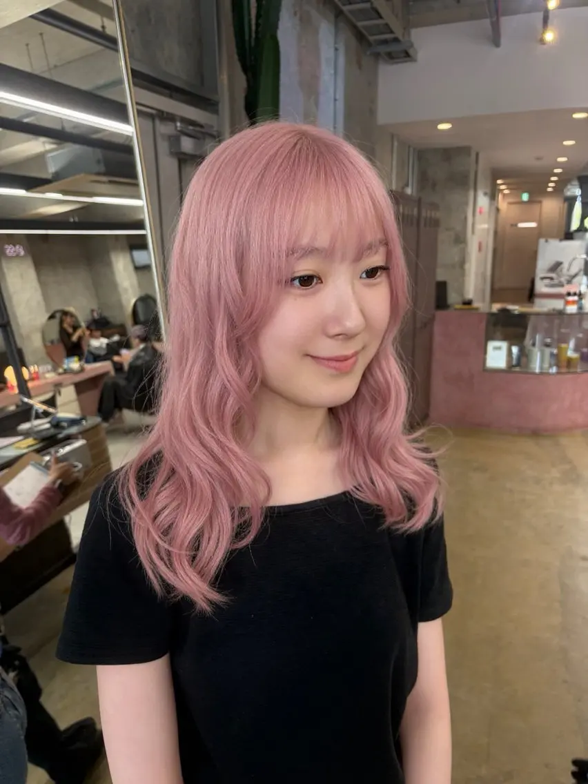 セミロング ヘアカラー 鈴木瑛里／ブロンド ベージュ／男女のヘアスタイル