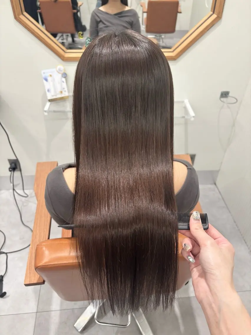 [髪質改善]ストレート＋カラー＋カット＋毛髪強化トリートメント🫧の写真