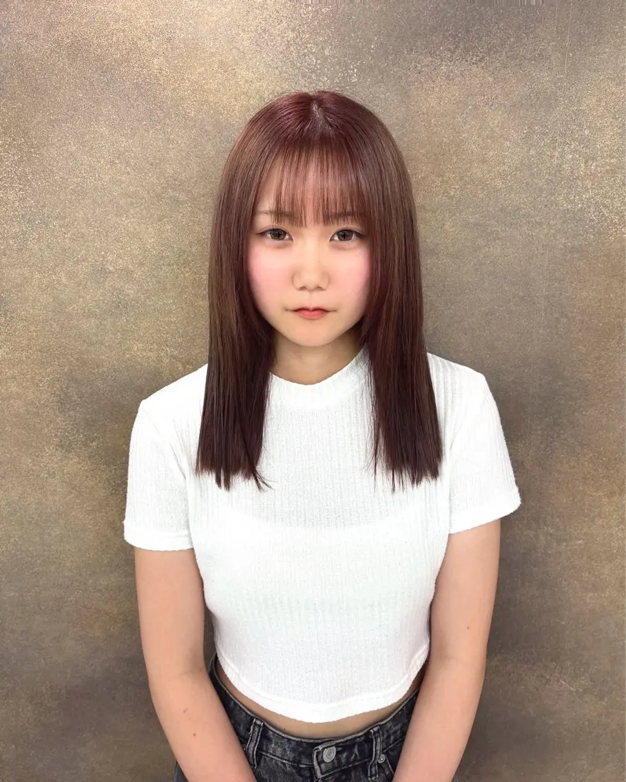 ミディアム カラー 藤井 心音のヘアスタイル
