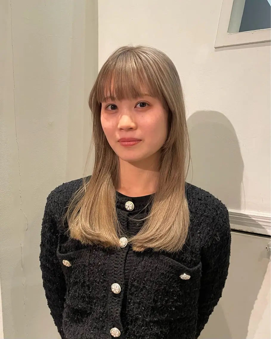 ロング カラー 向坂 亜美のヘアスタイル