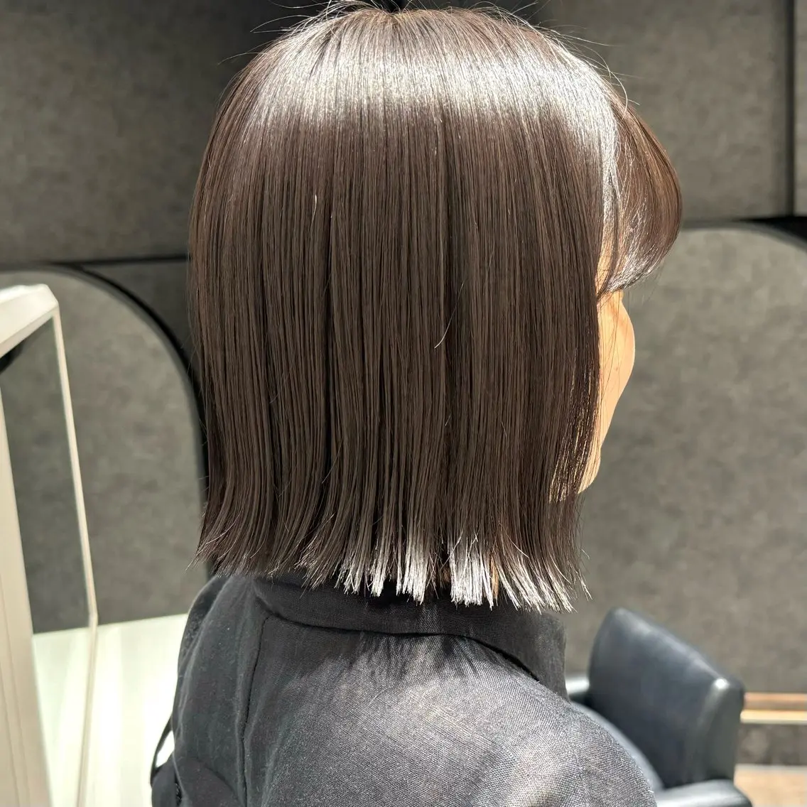 ショート ボブ 外ハネヘア ヘアカラー トリートメント ひなた あゆみのヘアスタイル