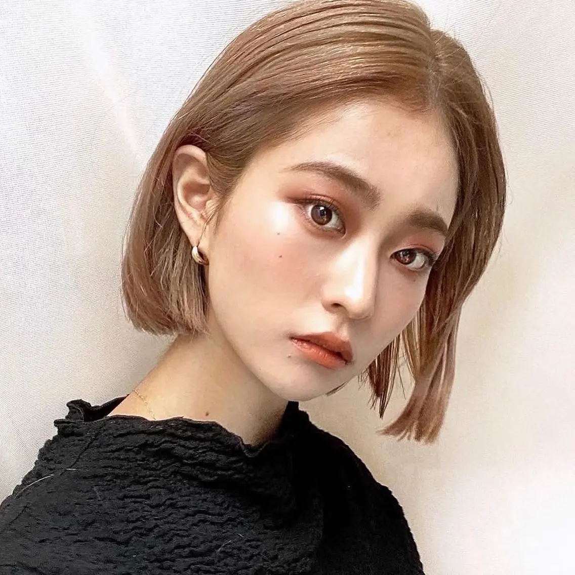 ミディアム カラー ベージュカラー 透明感カラー グレージュ ボブ カット ヘアカラー トリートメント レイヤー専門家 ダブルカラー修のヘアスタイル