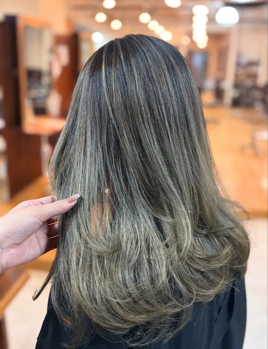 ミディアム カラー バレイヤージュ レイヤーカット カット ヘアカラー 奈良夏菜/レイヤー /バレイヤージュのヘアスタイル