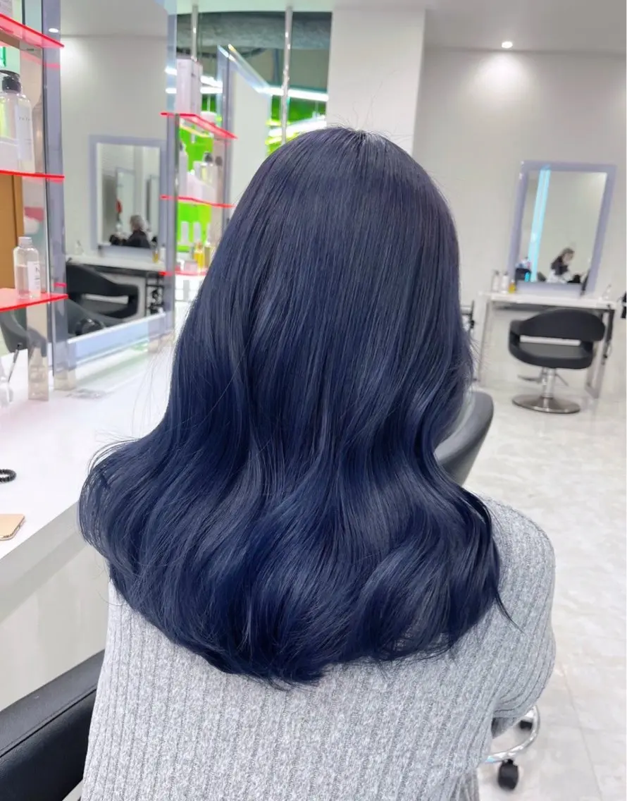 セミロング カラー ヘアアレンジ ブルーカラー ブルーグレー ネイビーカラー ヘアカラー トリートメント ヘアセット 🫧モテる💗ダメー ジレスハイトーン🫧のヘアスタイル
