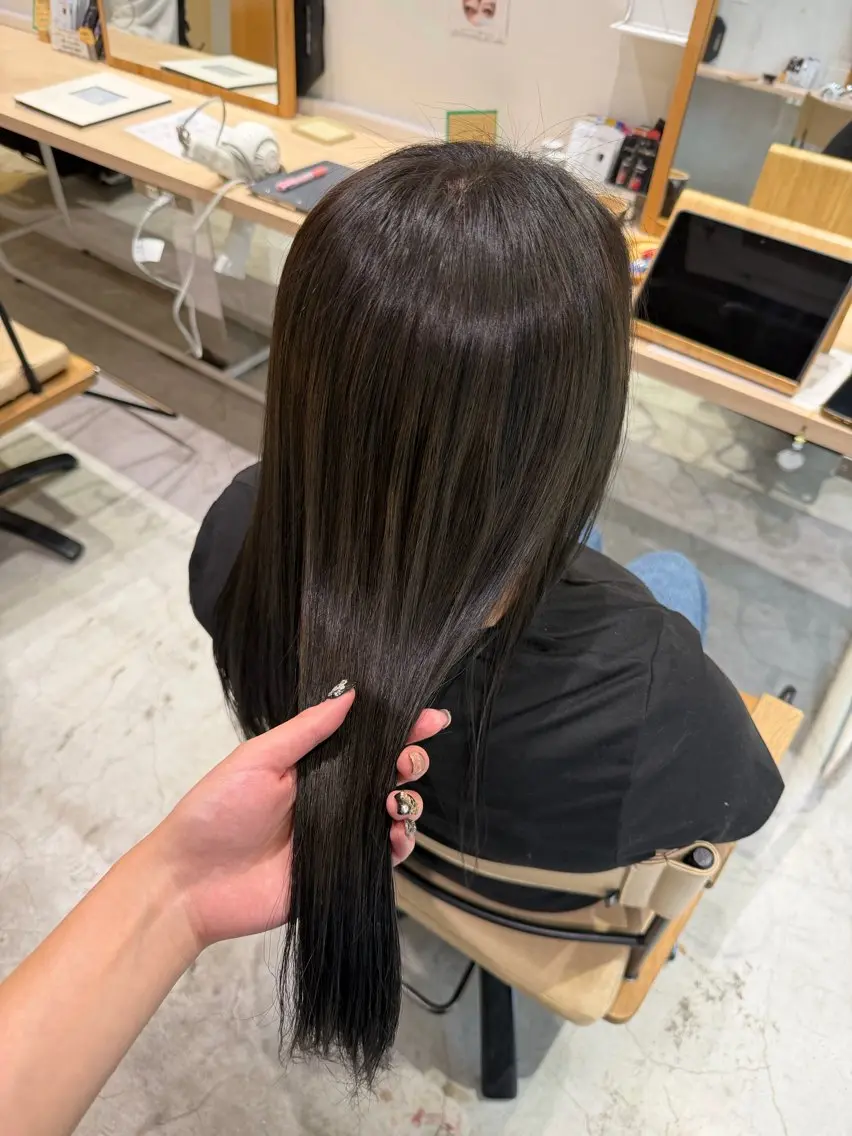 カラー 透明感カラー グレージュ オリーブグレージュ オリーブグレー 田村 結依花のヘアスタイル