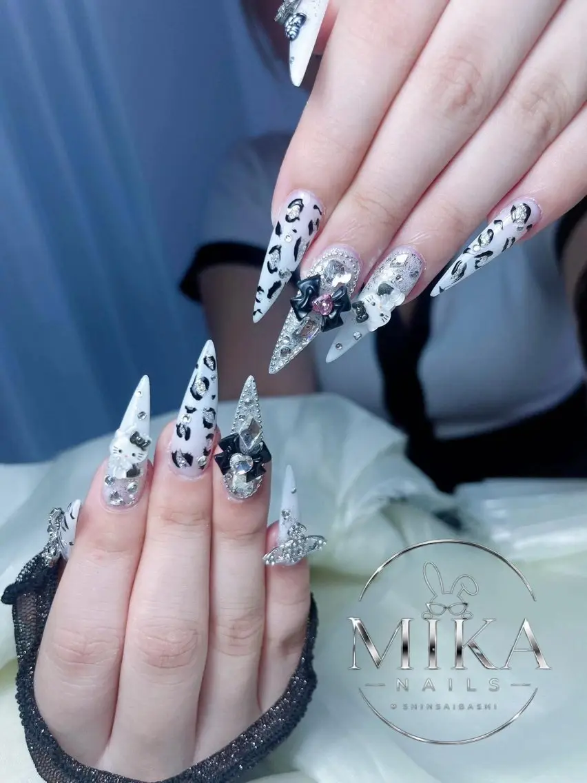 ネイル フレンチネイル ガーリー 韓国ネイル ロングネイル マグネットネイル ハンドネイル ハンドケア Mika Nails 心斎橋のネイルデザイン