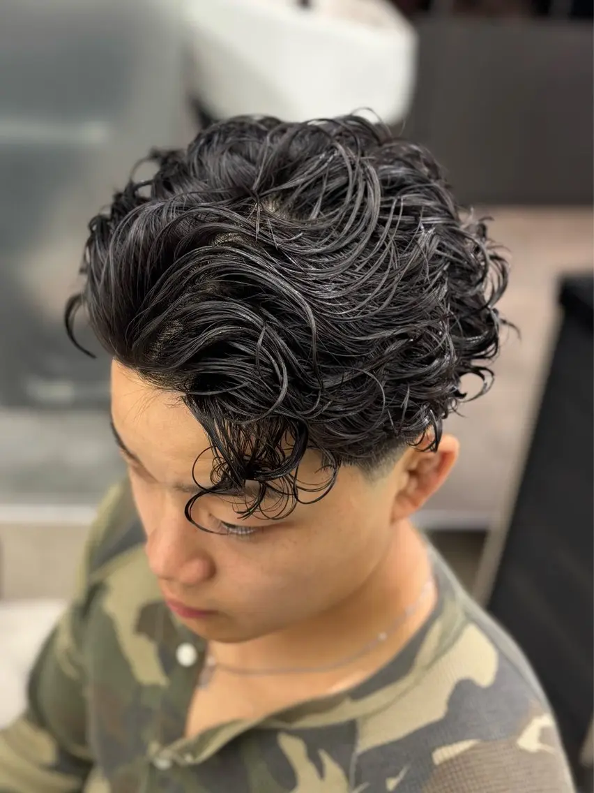 ショート パーマ メンズ フェードカット メンズパーマ アーバンスタジオ ハルチカのヘアスタイル
