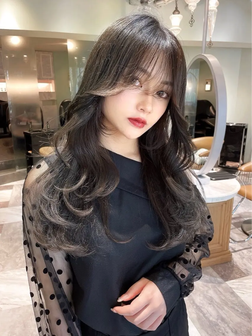 セミロング カラー ベージュカラー 黒髪 ブリーチ ブルーカラー ブルーブラック カット ヘアカラー トリートメント 木屋元一/透明感 /前髪/レイヤーのヘアスタイル