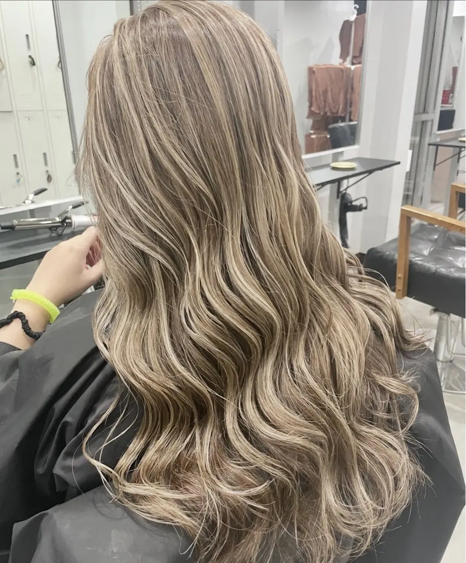 ロング 🎀難波8時開店🎀 HIKARIのヘアスタイル