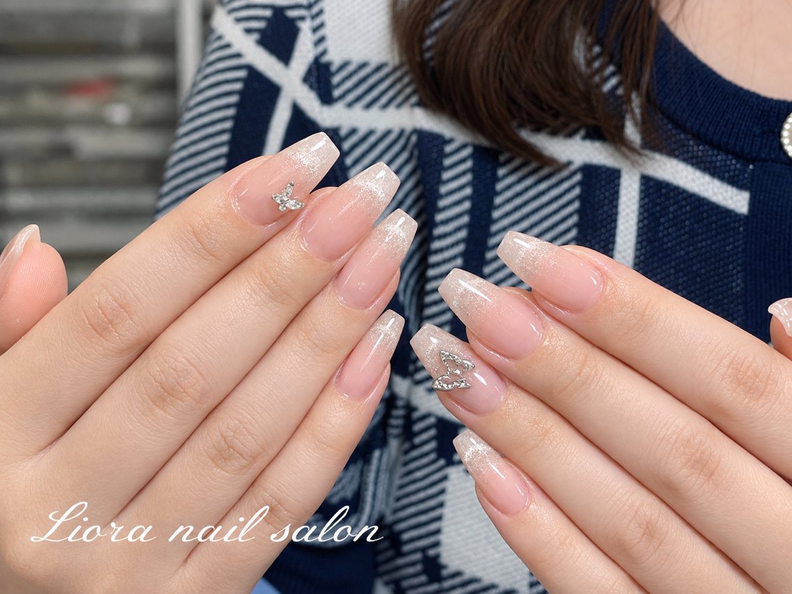 ネイル チークネイル フットネイル フレンチネイル ジェルネイル ガーリー ハンドネイル Liora nailのネイルデザイン