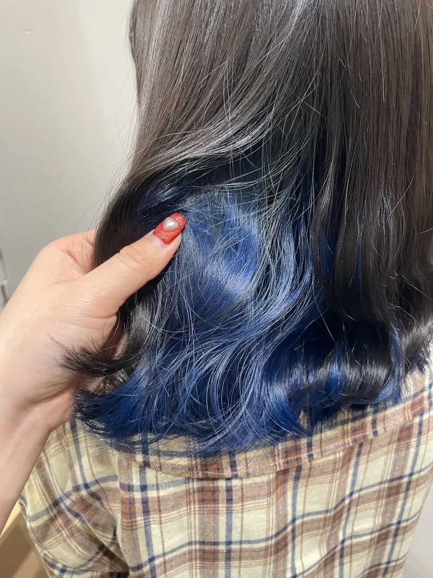 カラー ブリーチ ワンカールで決まる レイヤーカット‎🤍のヘアスタイル