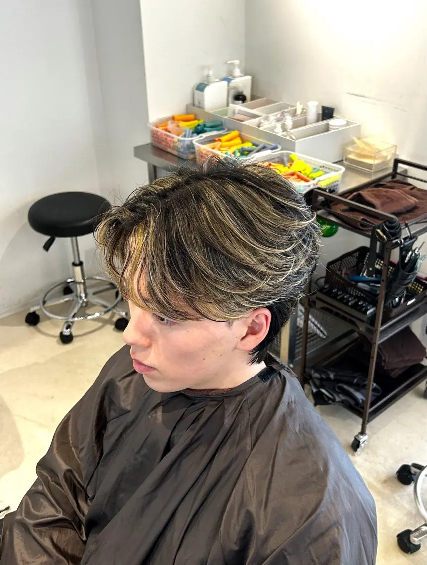 カラー メンズ メンズハイライト ハイライトカラー 🏜️HAZUKI メンズ専門🏜️のヘアスタイル