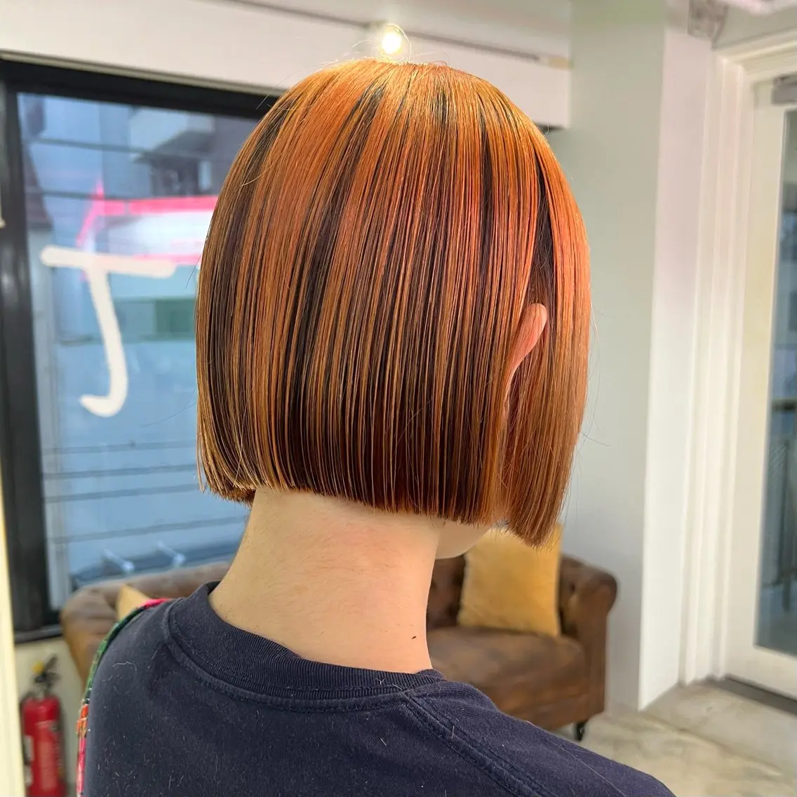 ショート カラー パーマ ヘアアレンジ ヘアカラー トリートメント 🧨ブリーチー×ボブ レイヤー💎じゅえるのヘアスタイル