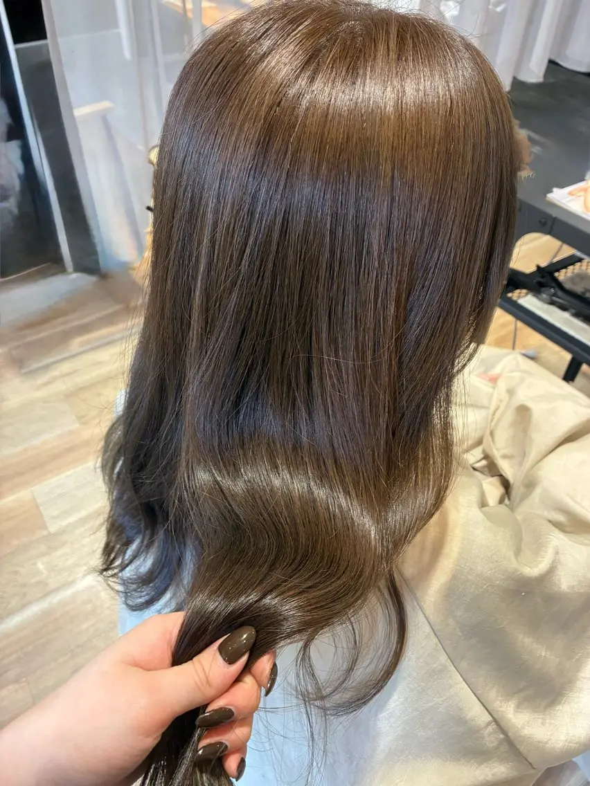 セミロング 横山 麻衣子のヘアスタイル