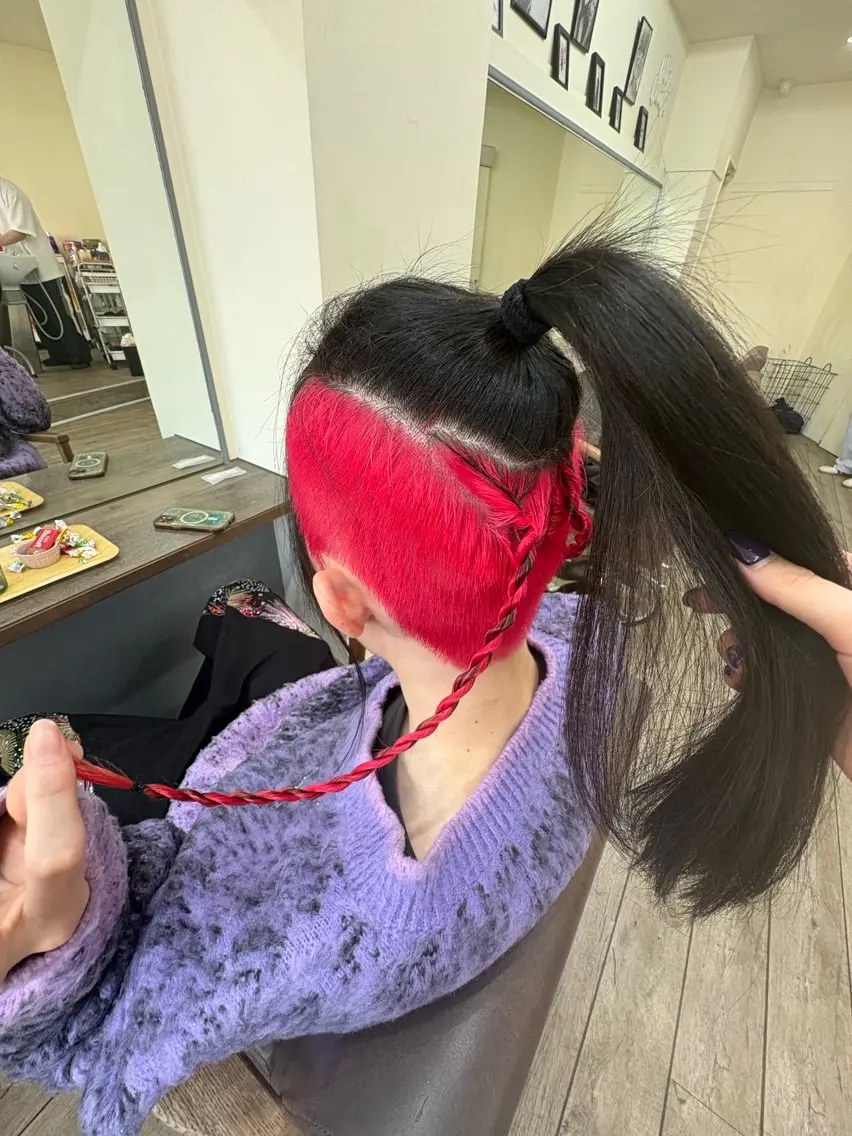 カラー メンズ メンズブリーチ 刈り上げ ブリーチ デザインカラー ピンクカラー ヘアカラー WEST OLAND 黒坂佳乃のヘアスタイル