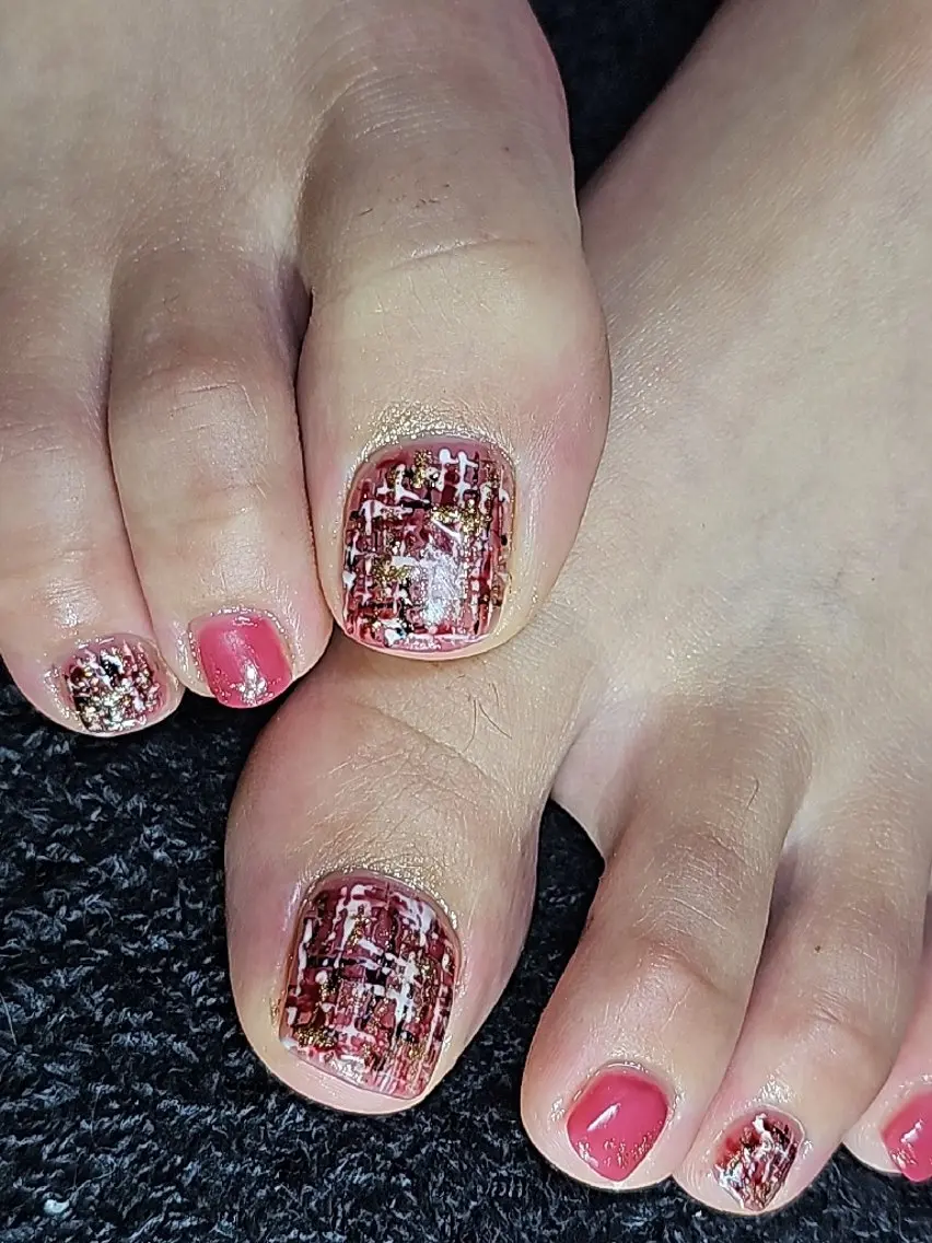 ネイル フットネイル 赤色 ツイードネイル salon de  Princessのネイルデザイン