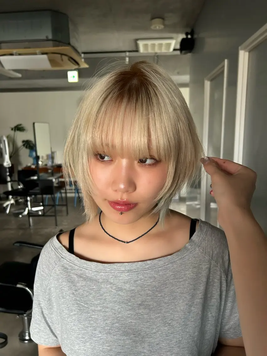 ショート 原宿ハイトーン aimu🪅のヘアスタイル