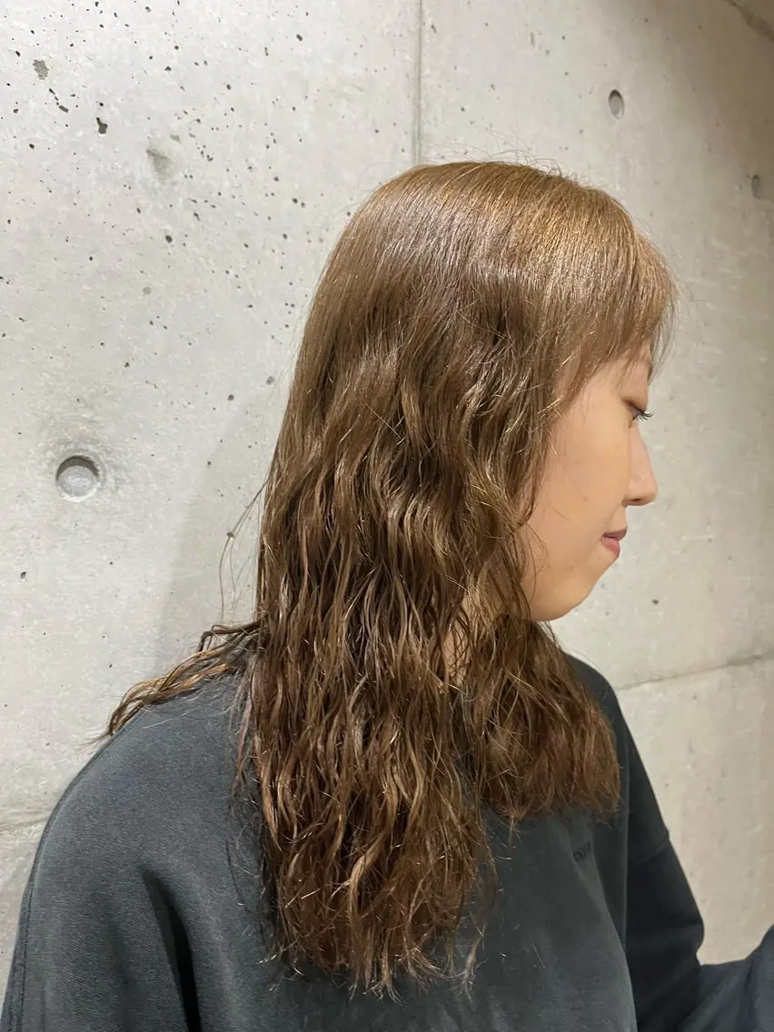 セミロング カラー セミロングパーマ 谷口 鈴音のヘアスタイル
