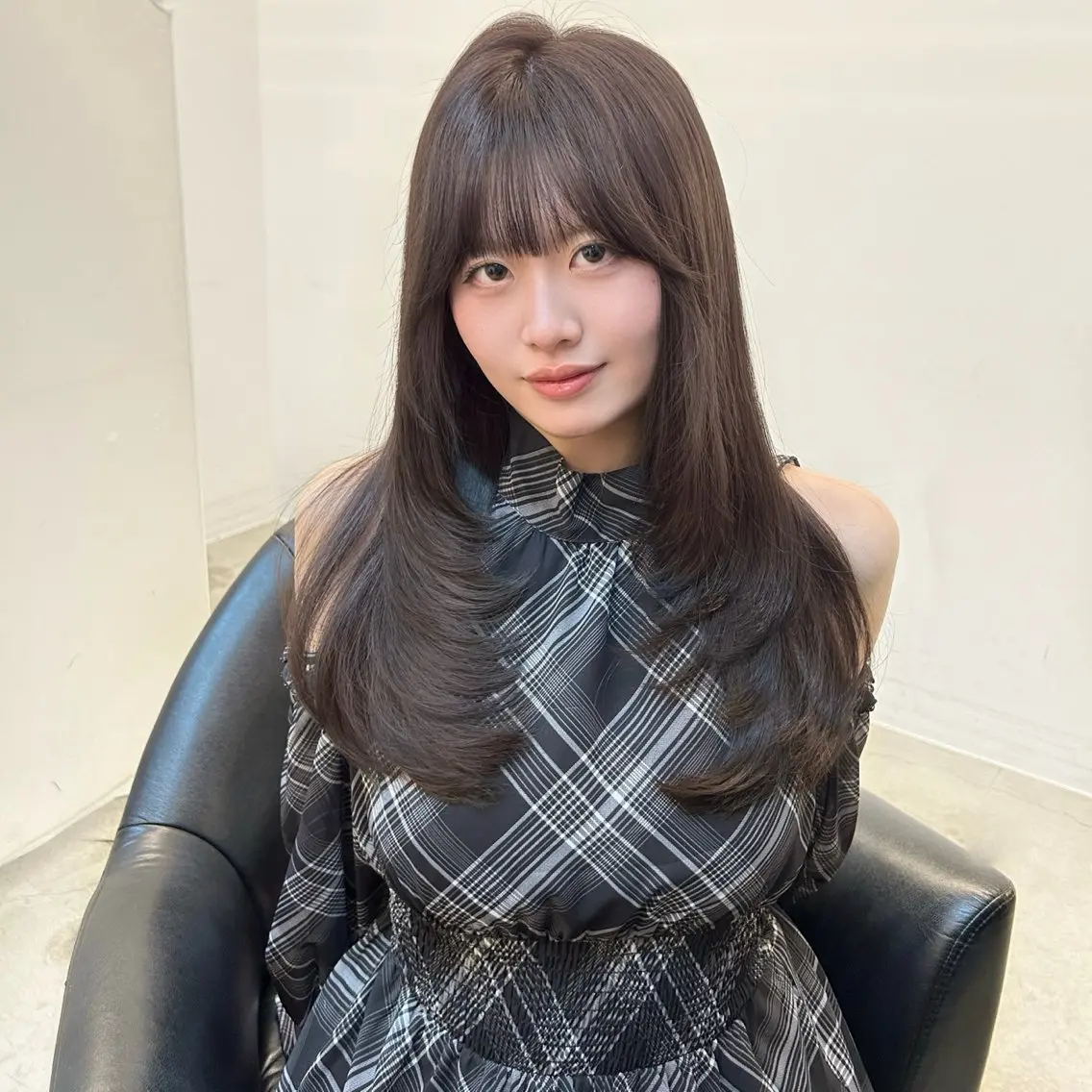 ロング 顔まわりレイヤー 顔周りカット 韓国風ヘア レイヤーカット 小顔カット カット ヘアカラー 時枝 未苑のヘアスタイル
