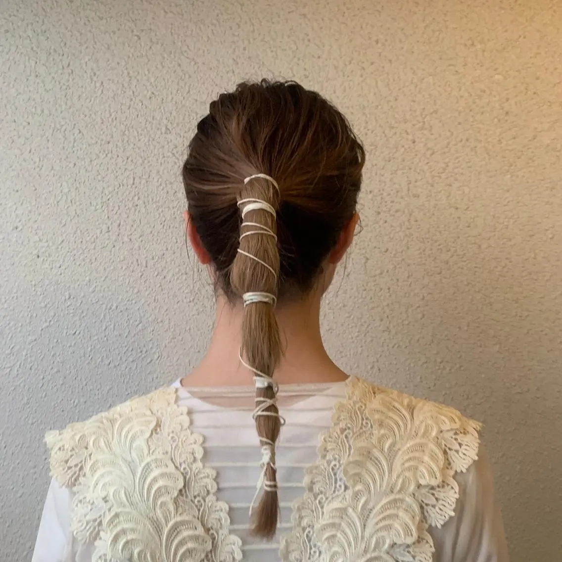 ロング ヘアアレンジ wakana/ 柔らかベージュカラーのヘアスタイル